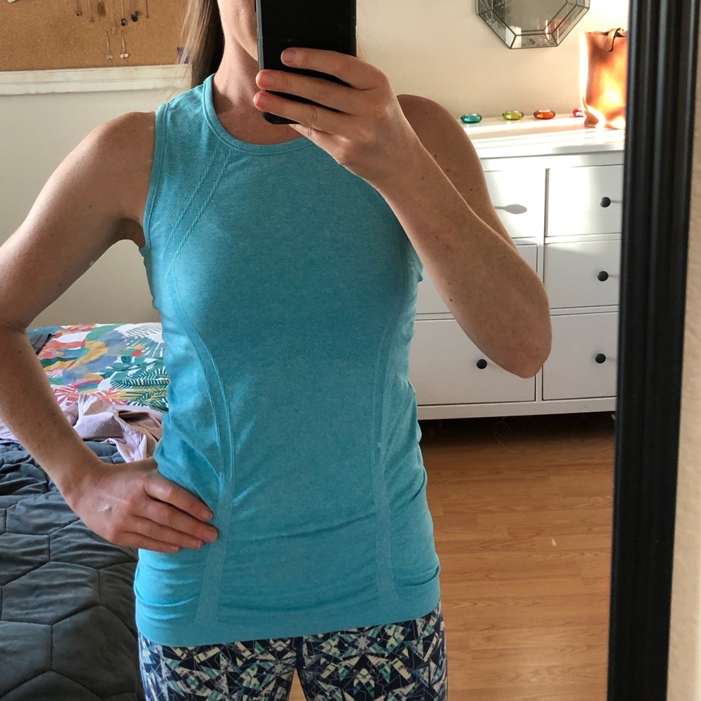 Athleta Fastest Track Muscle Tank in Teal XS